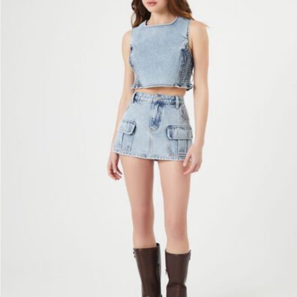 Denim Sleeveless Crop Top - Picture 3 of 4